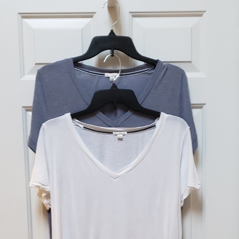 2 GAP T Shirts - Medium